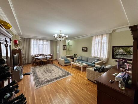 3 otaqlı yeni tikili - 8-ci mikrorayon q. - 105 m²