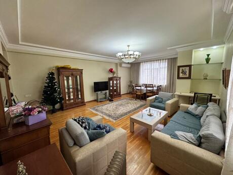 3 otaqlı yeni tikili - 8-ci mikrorayon q. - 105 m²
