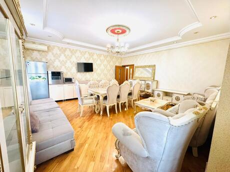 3-комн. новостройка - м. Иншаатчылар - 105 м²