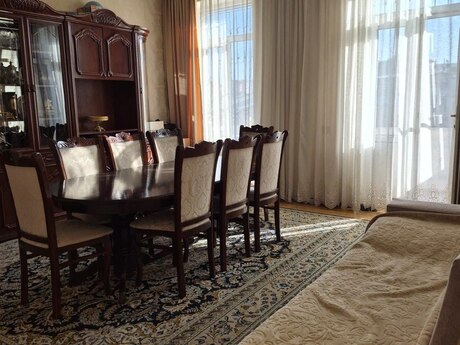 3 otaqlı köhnə tikili - İçəri Şəhər m. - 90 m²