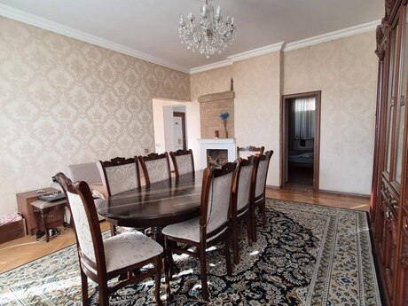 3 otaqlı köhnə tikili - İçəri Şəhər m. - 90 m²