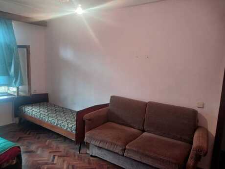 Elan №5945796 - Bakı, Neftçilər m., 1 otaqlı, 40 m², 1/5 mərtəbə