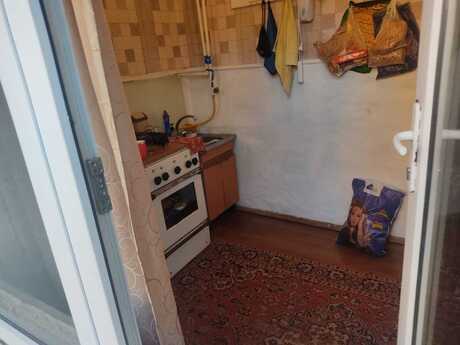 1 otaqlı köhnə tikili - Həzi Aslanov m. - 45 m²