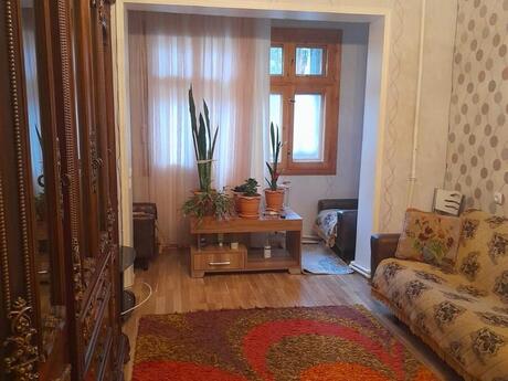 Satlr 2 otaql khn tikili 51 m, Hzi Aslanov m.