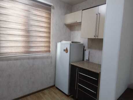 3 otaqlı köhnə tikili - Memar Əcəmi m. - 55 m²