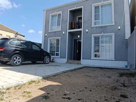 Satılır 5 otaqlı həyət evi/bağ evi 200 m², Binə q.