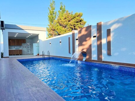 Satılır 4 otaqlı həyət evi/bağ evi 205 m², Fatmayı q.