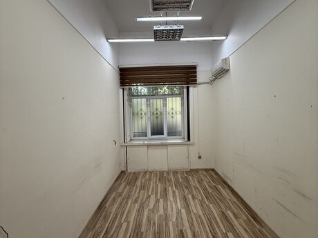 4 otaqlı köhnə tikili - İçəri Şəhər m. - 110 m²