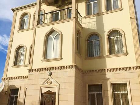 Satılır 6 otaqlı həyət evi/bağ evi 300 m², Badamdar q.