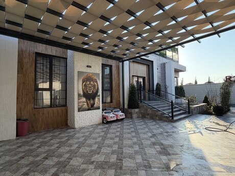 5 otaqlı həyət evi/bağ evi - Şüvəlan q. - 250 m²
