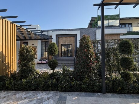 5 otaqlı həyət evi/bağ evi - Şüvəlan q. - 250 m²