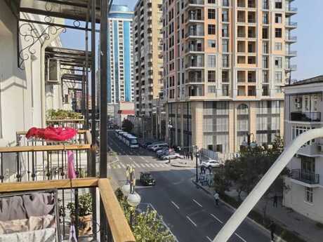 Объявление №5947033 - Баку, м. Шах Исмаил Хатаи, 2-комн., 70 м², 4/4 этаж