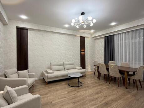 Elan №5947089 - Bakı, Ağ şəhər q., 3 otaqlı, 145 m², 4/7 mərtəbə
