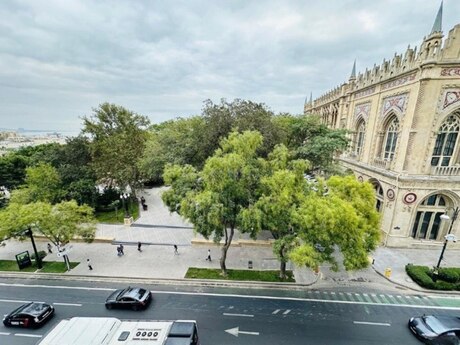 4 otaqlı köhnə tikili - İçəri Şəhər m. - 110 m²