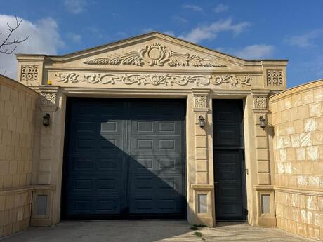 House with Garden, Villa For Sale