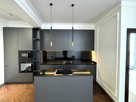 3-комн. новостройка - Насиминский  р. - 142 м²