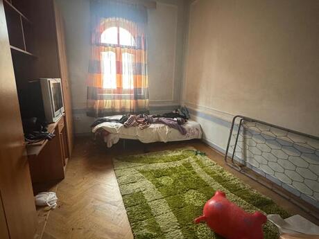 8 otaqlı həyət evi/bağ evi - Qara Qarayev m. - 450 m²