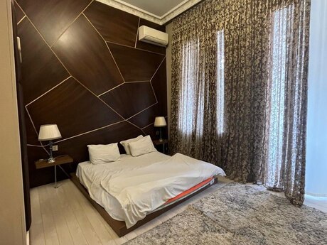 5 otaqlı köhnə tikili - İçəri Şəhər m. - 130 m²