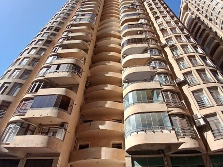 4 otaqlı yeni tikili - Şah İsmayıl Xətai m. - 192 m²