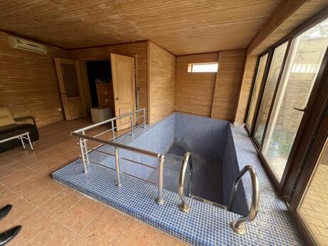 House with Garden, Villa For Rent