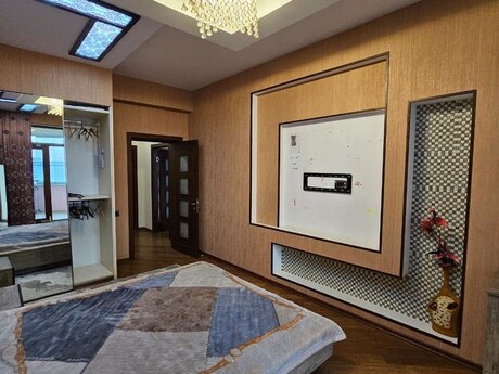 4 otaqlı yeni tikili - Elmlər Akademiyası m. - 200 m²