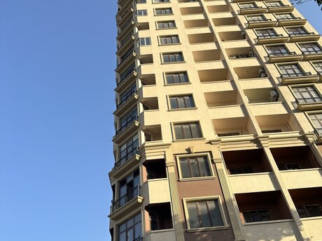 Объявление №5948003 - Баку, Хатаинский р., 3-комн., 150 м², 4/14 этаж