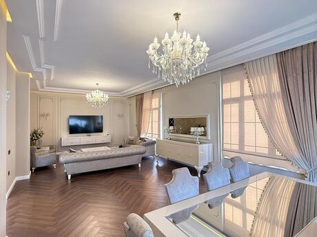 5 otaqlı həyət evi/bağ evi - Badamdar q. - 450 m²