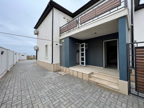5 otaqlı həyət evi/bağ evi - Şüvəlan q. - 320 m²