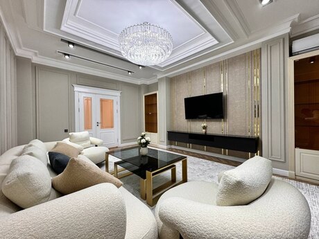 3 rooms · 140 m² · floor 9/19, Nizami