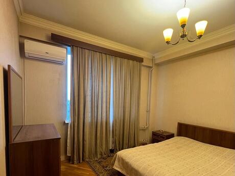 3 otaqlı köhnə tikili - İçəri Şəhər m. - 90 m²