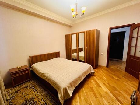 3 otaqlı köhnə tikili - İçəri Şəhər m. - 90 m²