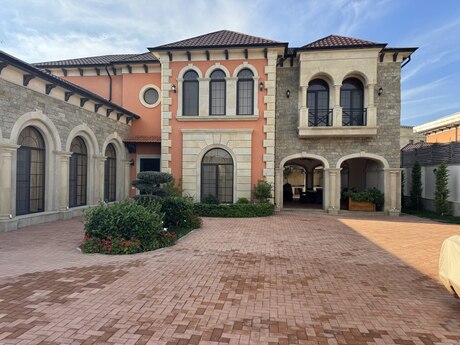 6 otaqlı həyət evi/bağ evi - Mərdəkan q. - 342 m²
