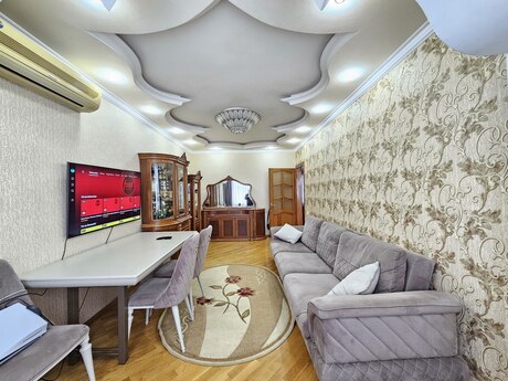 3 otaqlı köhnə tikili - Azadlıq Prospekti m. - 90 m²
