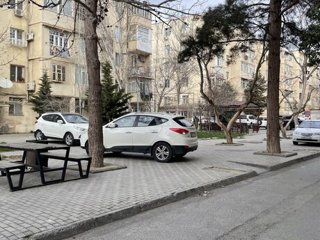 Satlr 3 otaql khn tikili 70 m, Hzi Aslanov m.