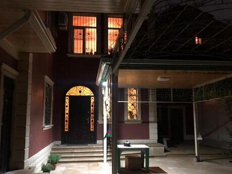 7 otaqlı həyət evi/bağ evi - Badamdar q. - 280 m²
