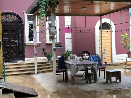 7 otaqlı həyət evi/bağ evi - Badamdar q. - 280 m²