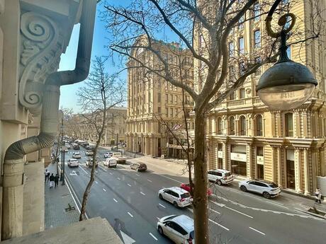 Объявление №5949280 - Баку, м. Сахил, 3-комн., 115 м²