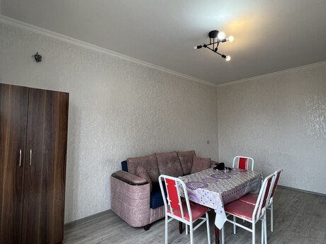 Elan №5949346 - Bakı, Gənclik m., 2 otaqlı, 40 m², 3/5 mərtəbə