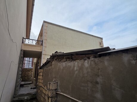3 otaqlı həyət evi/bağ evi - Azadlıq Prospekti m. - 150 m²