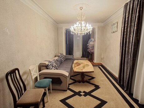 2 otaqlı köhnə tikili - Azadlıq Prospekti m. - 55 m²