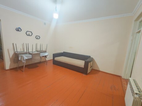 3 otaqlı həyət evi/bağ evi - İnşaatçılar m. - 65 m²