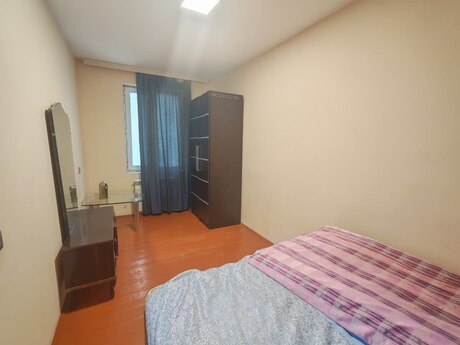 3 otaqlı həyət evi/bağ evi - İnşaatçılar m. - 65 m²