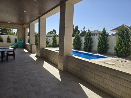 6 otaqlı həyət evi/bağ evi - Şüvəlan q. - 300 m²