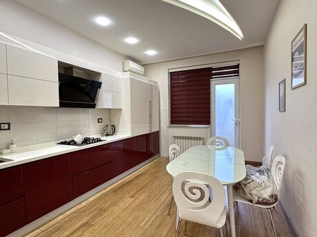 4-комн. новостройка - м. Низами - 180 м²