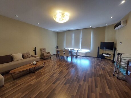 Elan №5949774 - Bakı, İçəri Şəhər m., 5 otaqlı, 200 m², 2/5 mərtəbə