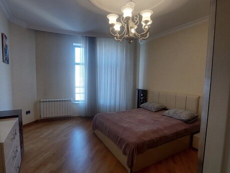 5 otaqlı köhnə tikili - İçəri Şəhər m. - 200 m²