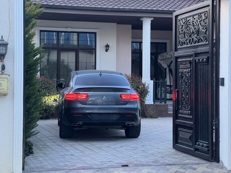 5 otaqlı həyət evi/bağ evi - Mərdəkan q. - 150 m²
