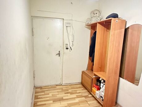 3 otaqlı köhnə tikili - Massiv D q. - 85 m²