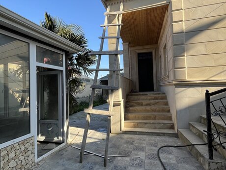 5 otaqlı həyət evi/bağ evi - Qaraçuxur q. - 130 m²