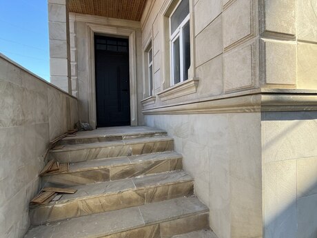 5 otaqlı həyət evi/bağ evi - Qaraçuxur q. - 130 m²